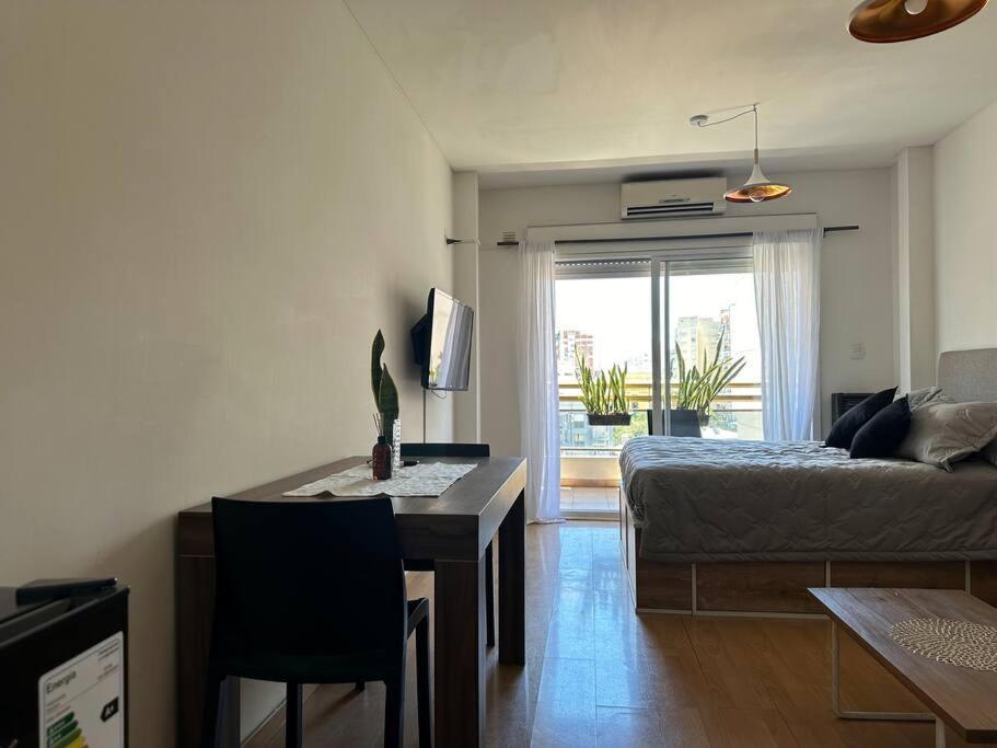 Charming & Comfy Almagro Gem: Balcony ~ Double Bed Apartamento